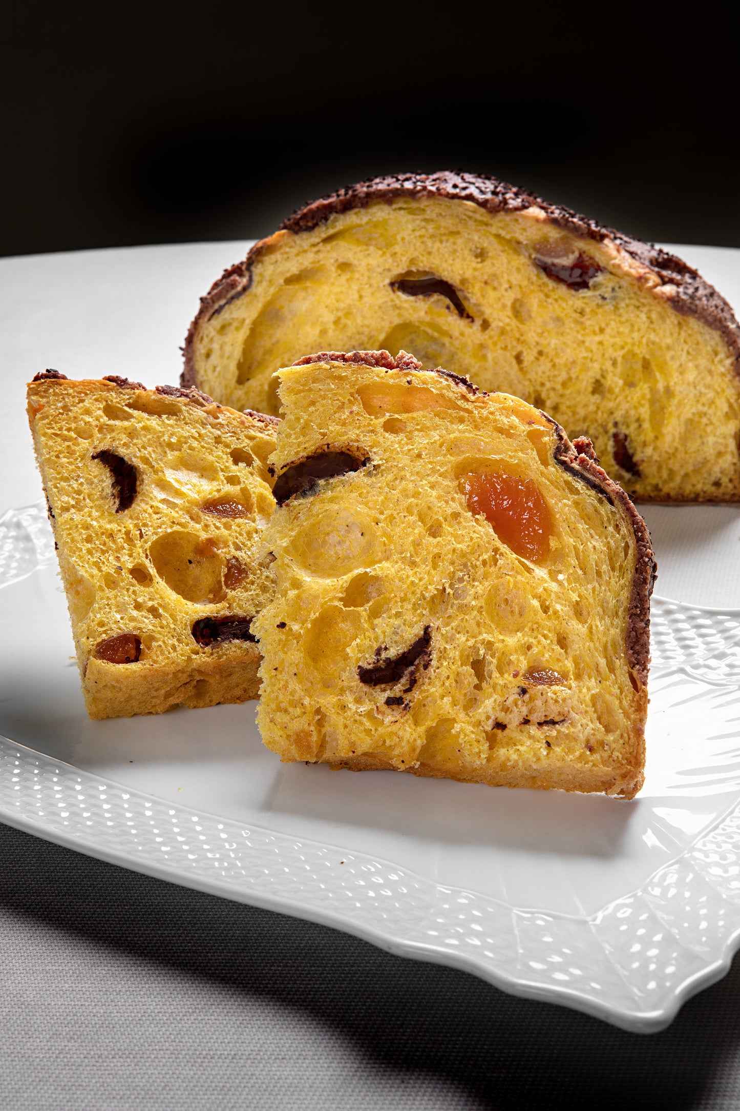 Colomba Albicocca e Cioccolato Fondente